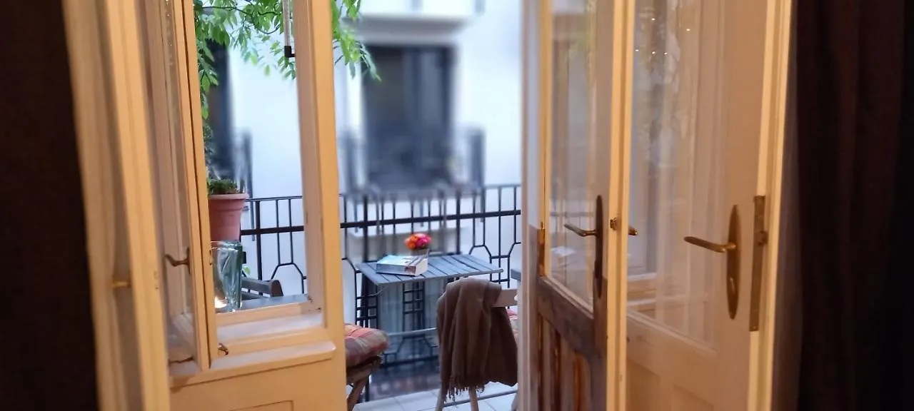 Apartment 3 Bedrooms Suite, 2 Bathrooms, Balcony At Opera Budapest