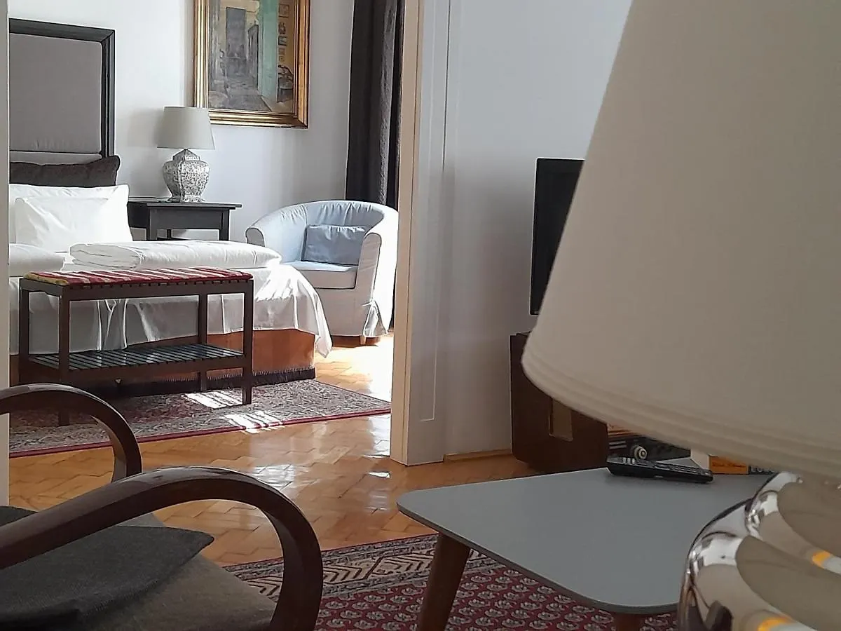 3 Bedrooms Suite, 2 Bathrooms, Balcony At Opera Budapest Apartment