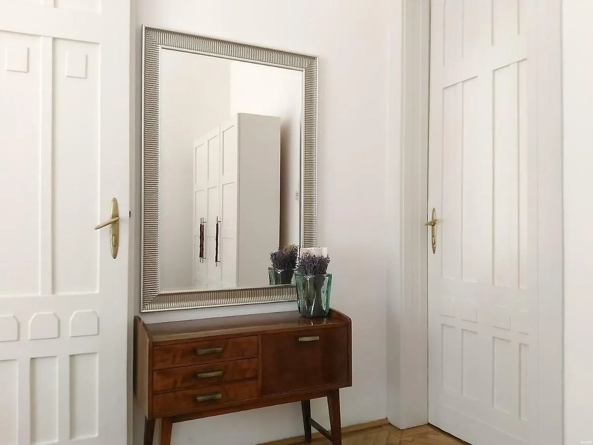 3 Bedrooms Suite, 2 Bathrooms, Balcony At Opera Budapest
