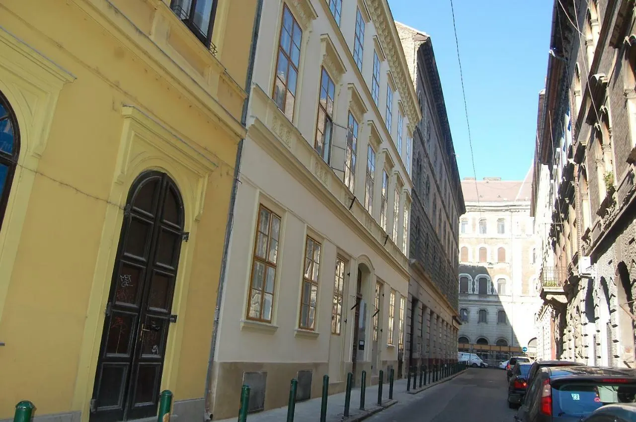 3 Bedrooms Suite, 2 Bathrooms, Balcony At Opera Budapest Hungary